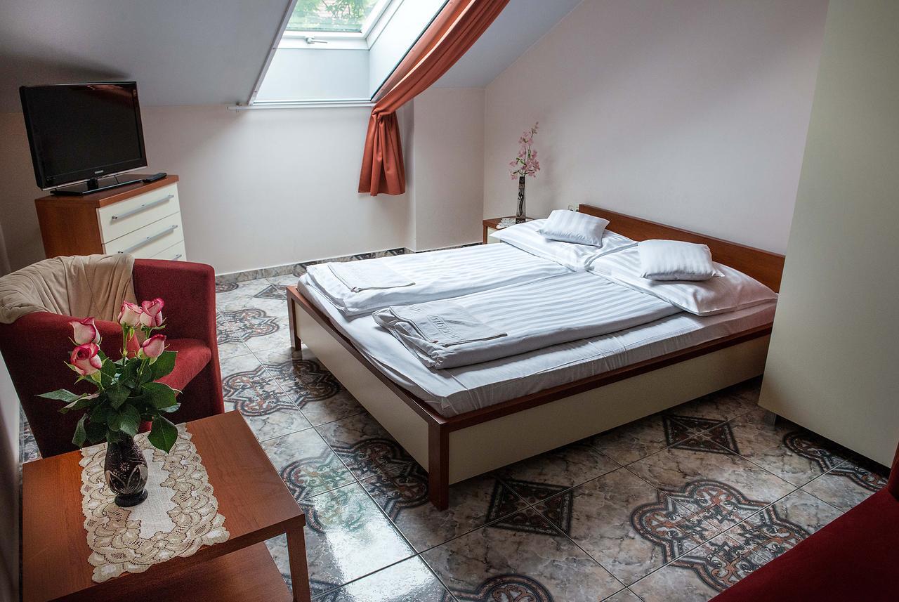 Bl Luxus Apartman Szegedin Exterior foto